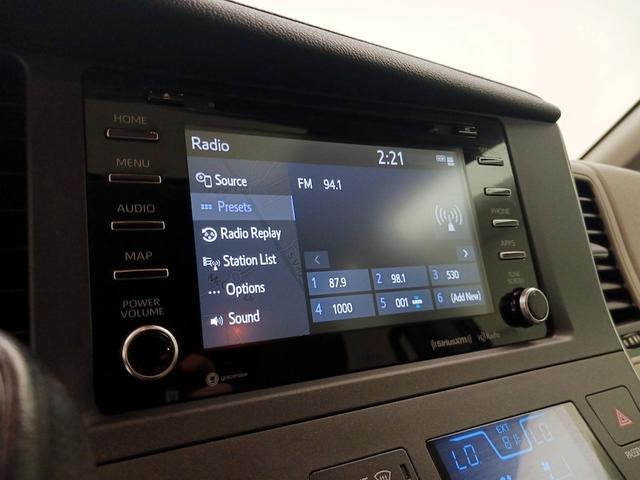 Photo of 2018 Brown Toyota Sienna