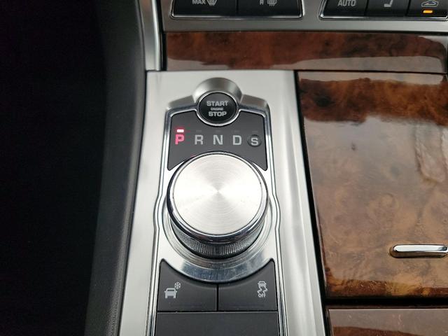 Photo of 2015 Black Jaguar XF