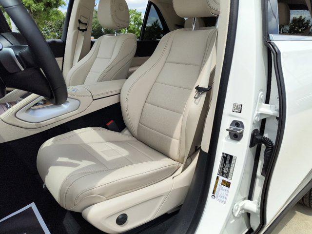 Photo of 2024 White Mercedes-Benz GLE 450