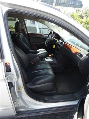 Photo of 2004 Bright Silver Metallic Clearcoat Chrysler Pacifica