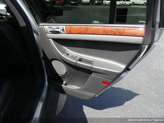 Photo of 2004 Bright Silver Metallic Clearcoat Chrysler Pacifica