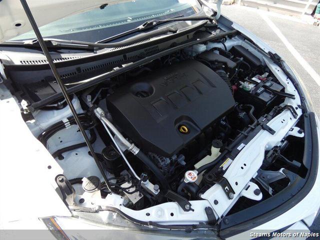 Photo of 2019 Super White Toyota Corolla
