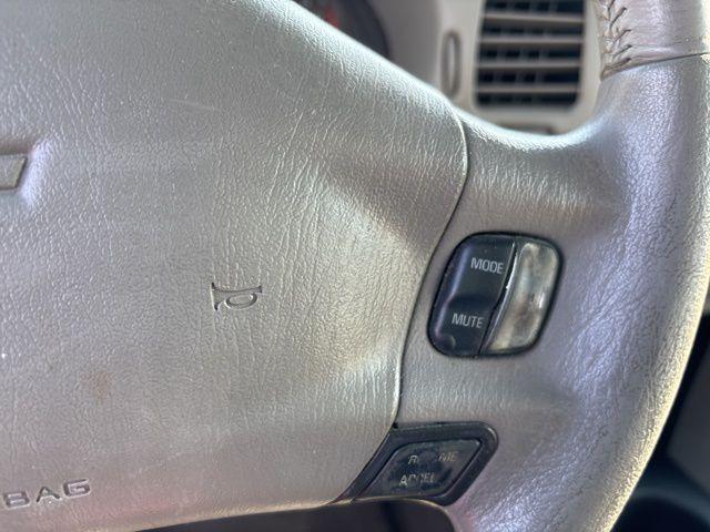 Photo of 2005 Superior Blue Metallic Chevrolet Impala