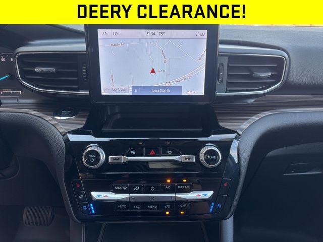 Photo of 2022 Maroon Ford Explorer
