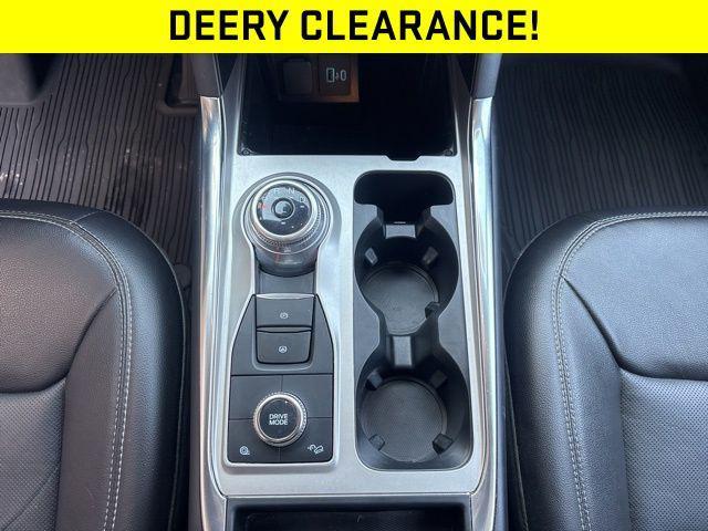 Photo of 2022 Maroon Ford Explorer
