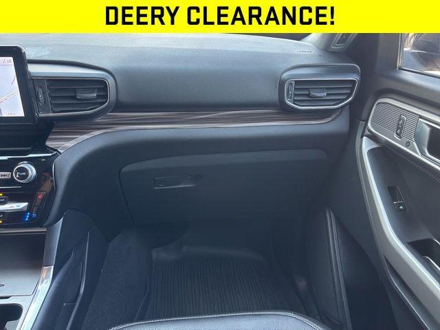 Photo of 2022 Maroon Ford Explorer