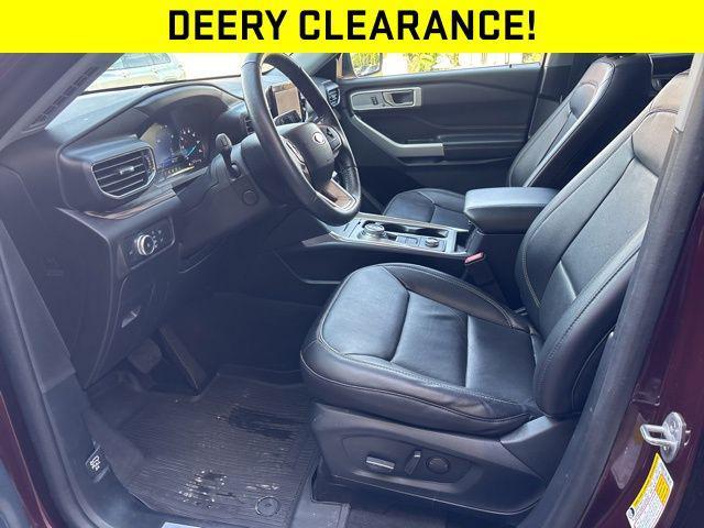 Photo of 2022 Maroon Ford Explorer