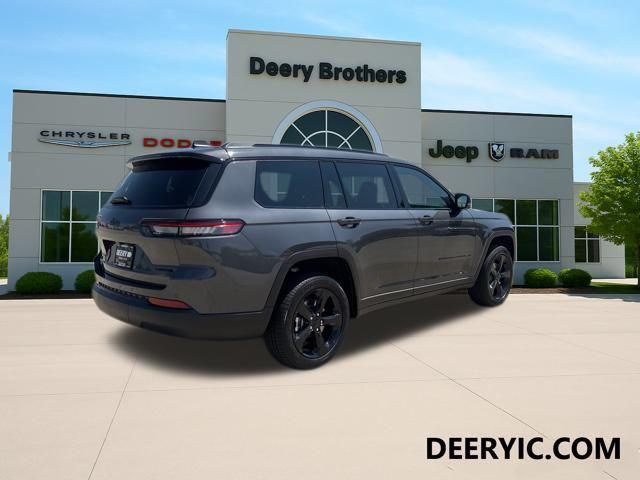 Photo of 2025 Baltic Gray Metallic Clearcoat Jeep Grand Cherokee L