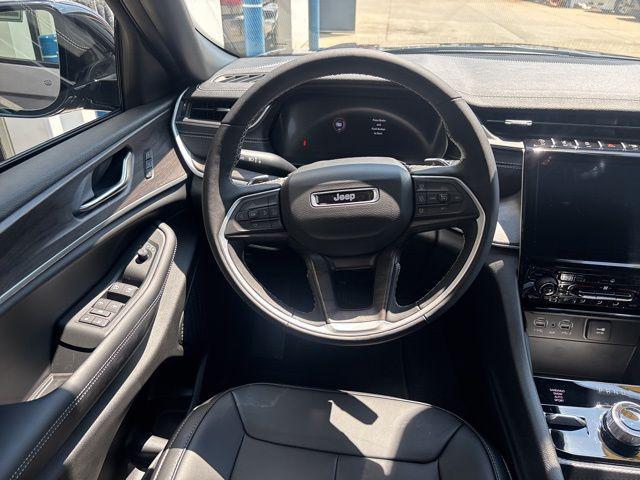 Photo of 2025 Baltic Gray Metallic Clearcoat Jeep Grand Cherokee L