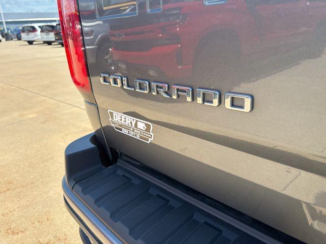 Photo of 2021 Satin Steel Metallic Chevrolet Colorado