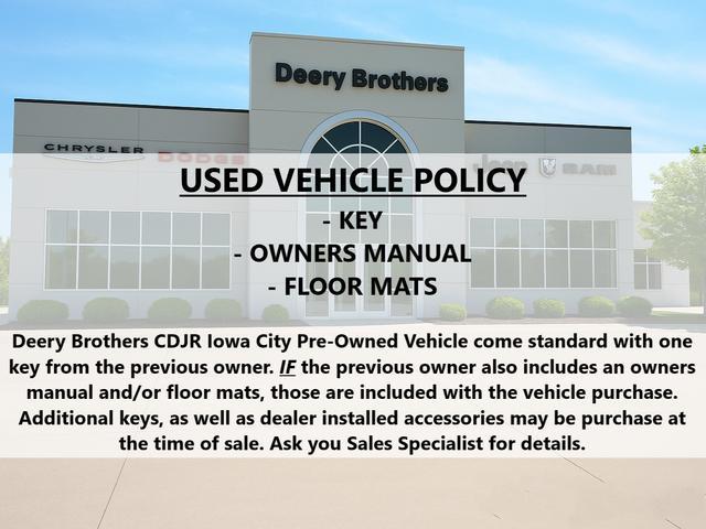 Photo of 2025 Diamond Black Crystal Pearlcoat Chrysler Pacifica