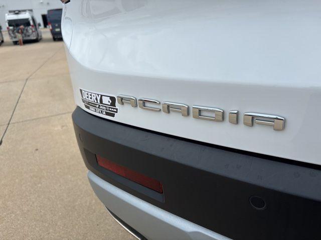 Photo of 2023 Summit White GMC Acadia