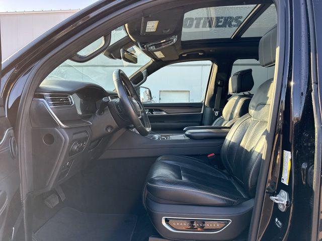 Photo of 2023 Ember Pearlcoat Jeep Grand Wagoneer