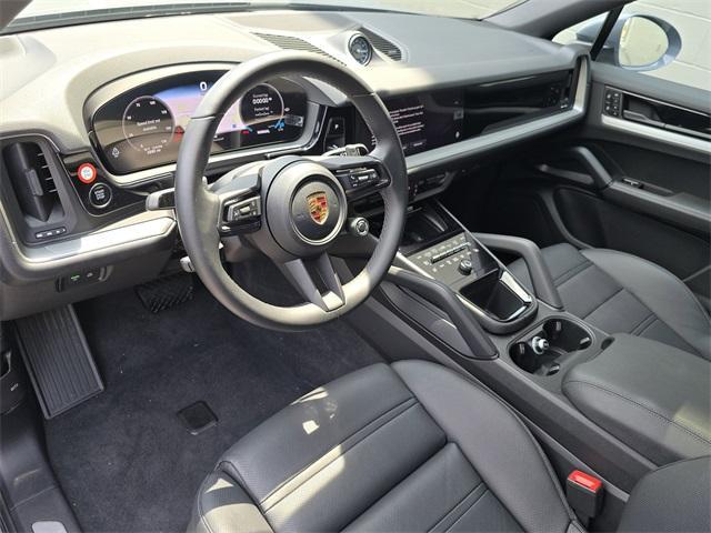 Photo of 2024 Arctic Grey Porsche Cayenne