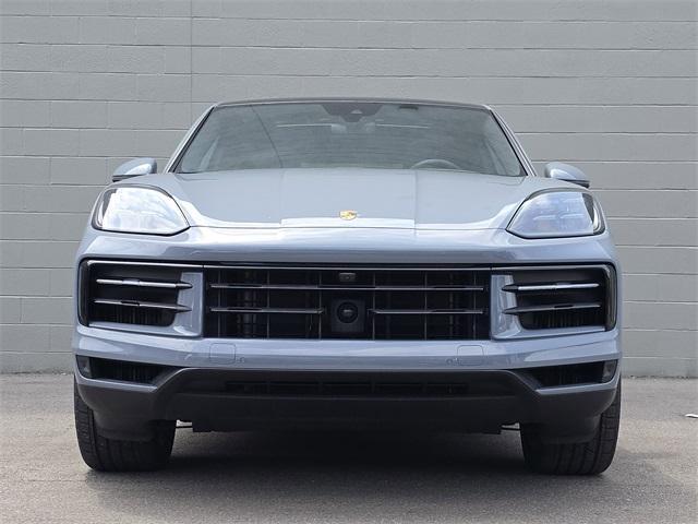 Photo of 2024 Arctic Grey Porsche Cayenne