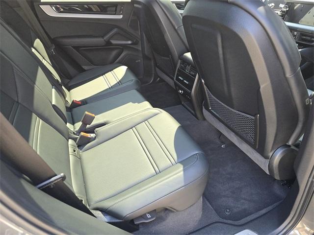 Photo of 2025 Quartzite Grey Metallic Porsche Cayenne