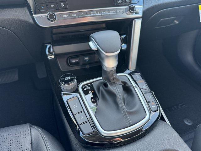Photo of 2025 Gray Kia Seltos