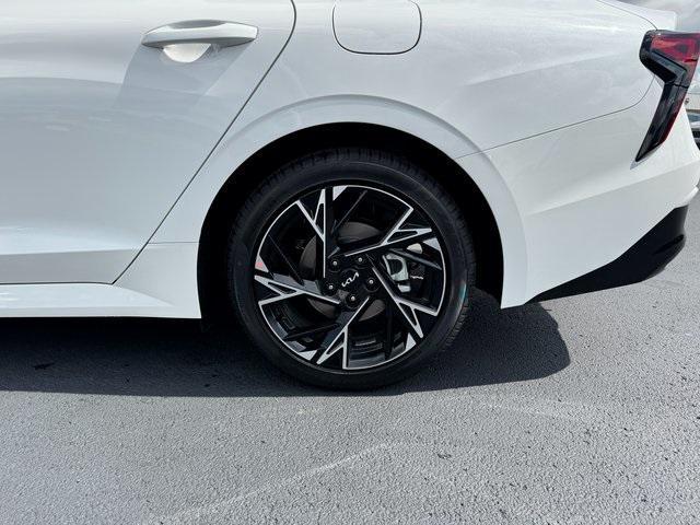 Photo of 2026 White Pearl Kia K5