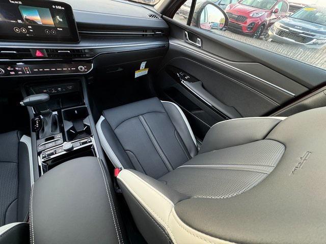 Photo of 2025 Runway Red Kia K5