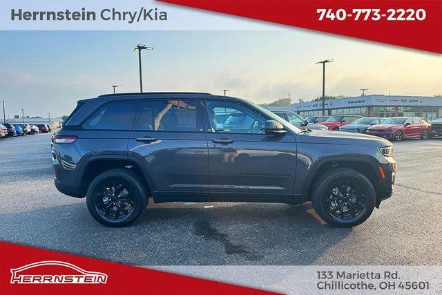 Photo of 2025 Baltic Gray Metallic Clearcoat Jeep Grand Cherokee