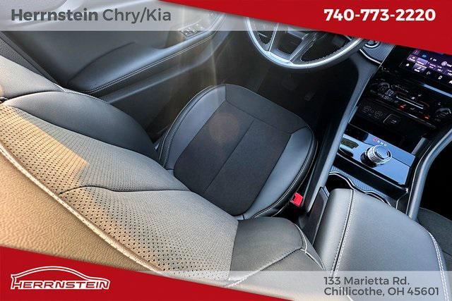 Photo of 2025 Baltic Gray Metallic Clearcoat Jeep Grand Cherokee