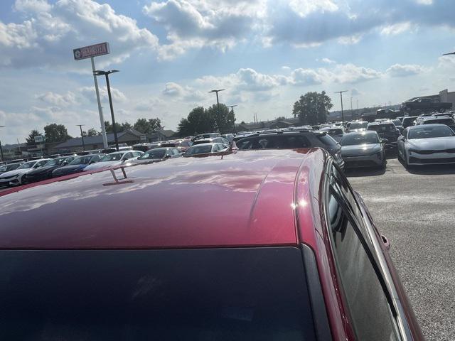 Photo of 2019 Ruby Red Metallic Ford Edge