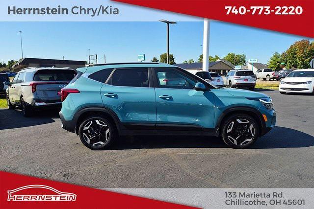Photo of 2024 Pluton Blue/Black Roof Kia Seltos