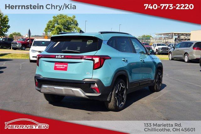Photo of 2024 Pluton Blue/Black Roof Kia Seltos