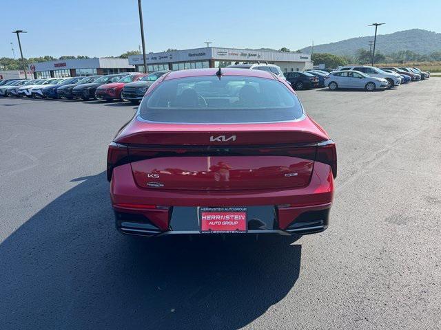 Photo of 2026 Runway Red Kia K5