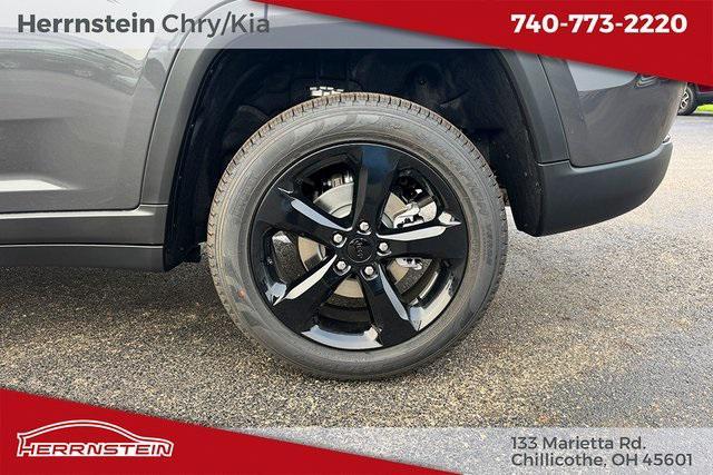 Photo of 2025 Baltic Gray Metallic Clearcoat Jeep Grand Cherokee