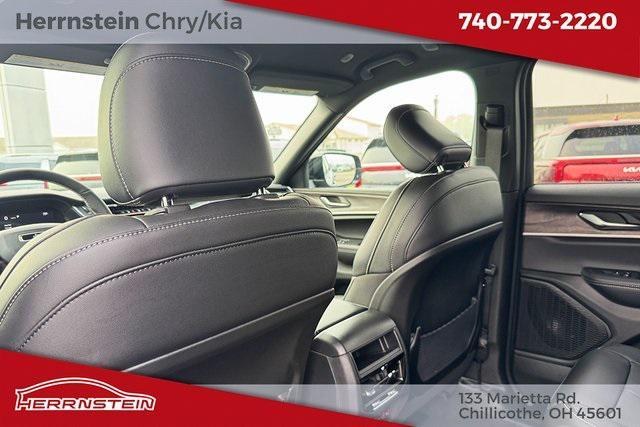 Photo of 2025 Baltic Gray Metallic Clearcoat Jeep Grand Cherokee