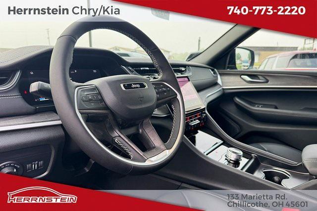 Photo of 2025 Baltic Gray Metallic Clearcoat Jeep Grand Cherokee