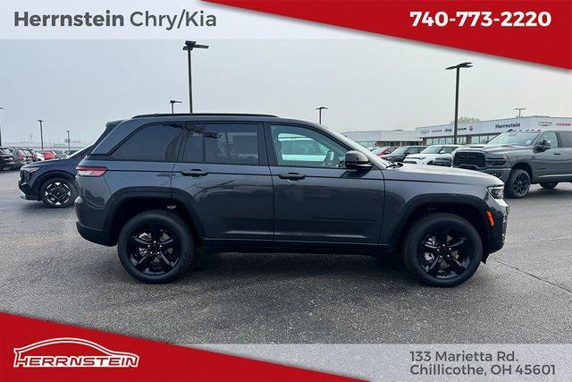 Photo of 2025 Baltic Gray Metallic Clearcoat Jeep Grand Cherokee