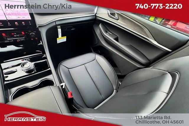 Photo of 2025 Baltic Gray Metallic Clearcoat Jeep Grand Cherokee