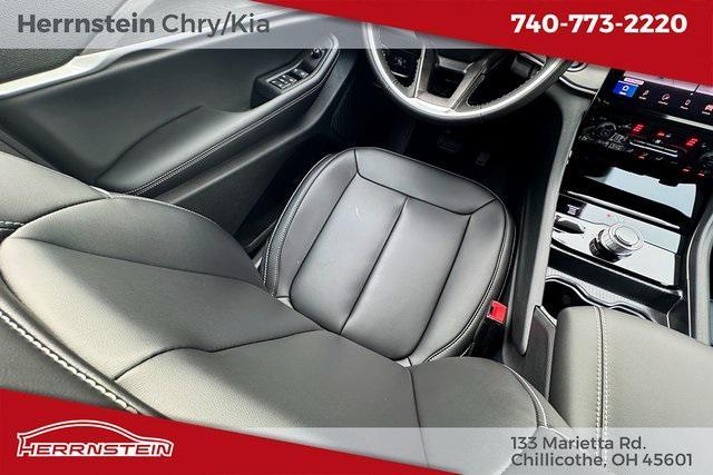 Photo of 2025 Baltic Gray Metallic Clearcoat Jeep Grand Cherokee