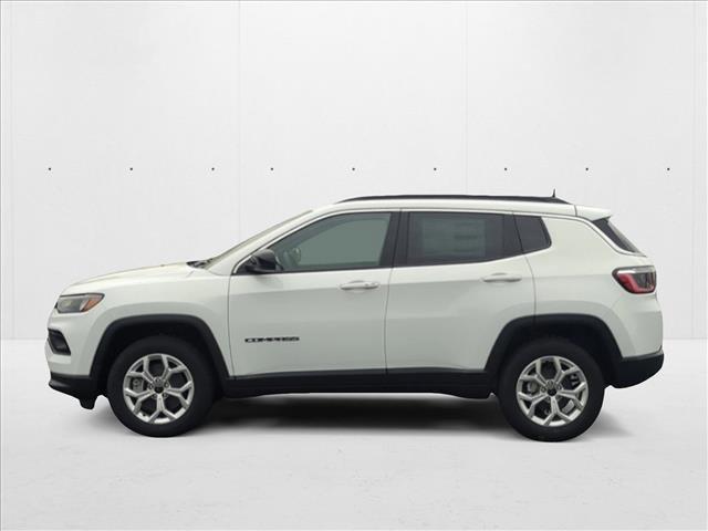 Photo of 2025 Bright White Clearcoat Jeep Compass