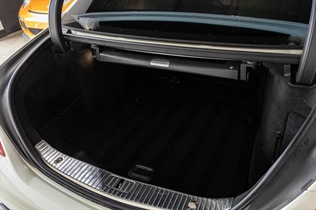 Photo of 2016 White Mercedes-Benz S-Class