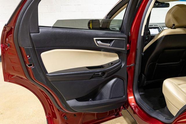 Photo of 2019 Ruby Red Metallic Tinted Clearcoat Ford Edge