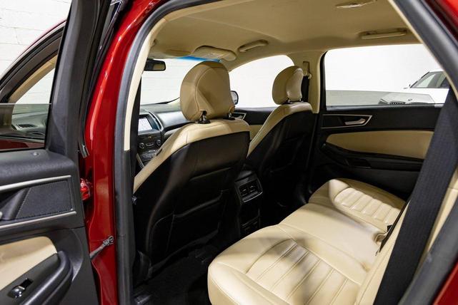 Photo of 2019 Ruby Red Metallic Tinted Clearcoat Ford Edge
