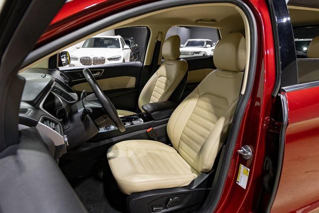 Photo of 2019 Ruby Red Metallic Tinted Clearcoat Ford Edge