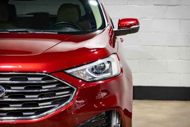 Photo of 2019 Ruby Red Metallic Tinted Clearcoat Ford Edge