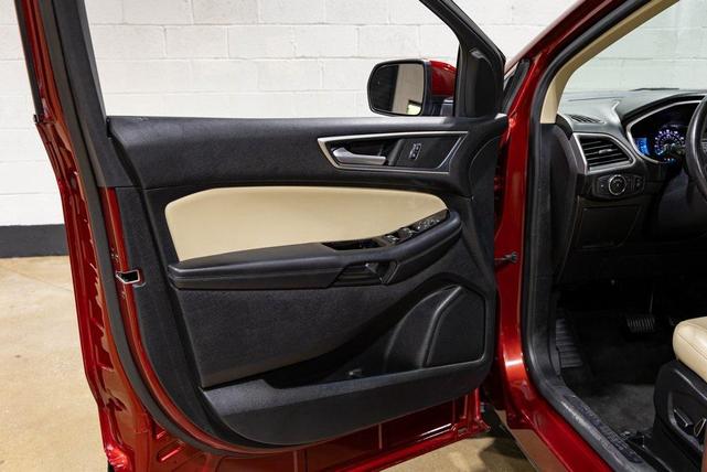 Photo of 2019 Ruby Red Metallic Tinted Clearcoat Ford Edge