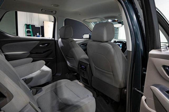 Photo of 2018 Graphite Metallic Chevrolet Traverse