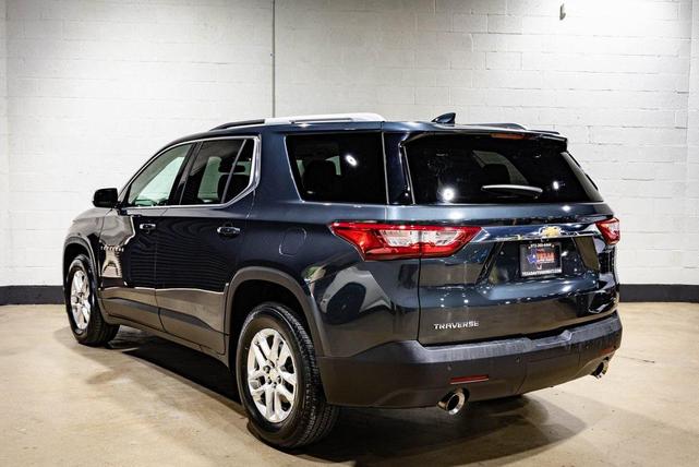 Photo of 2018 Graphite Metallic Chevrolet Traverse