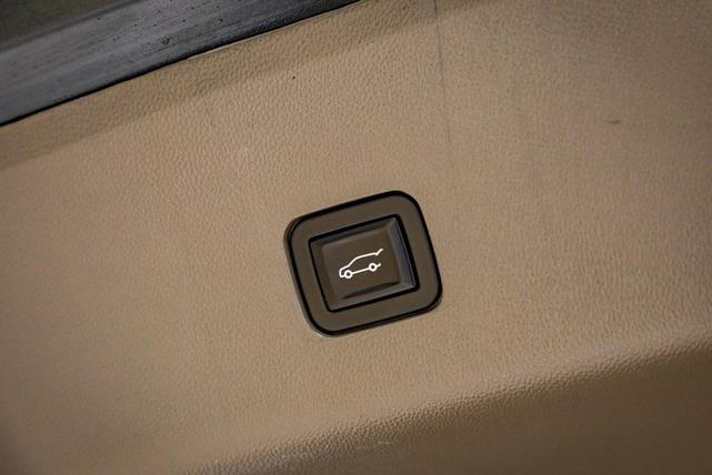 Photo of 2018 Graphite Metallic Chevrolet Traverse