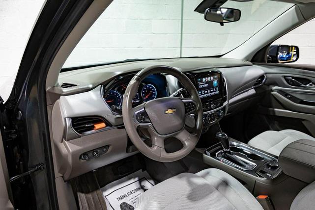Photo of 2018 Graphite Metallic Chevrolet Traverse