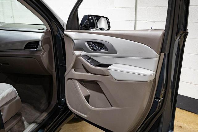 Photo of 2018 Graphite Metallic Chevrolet Traverse