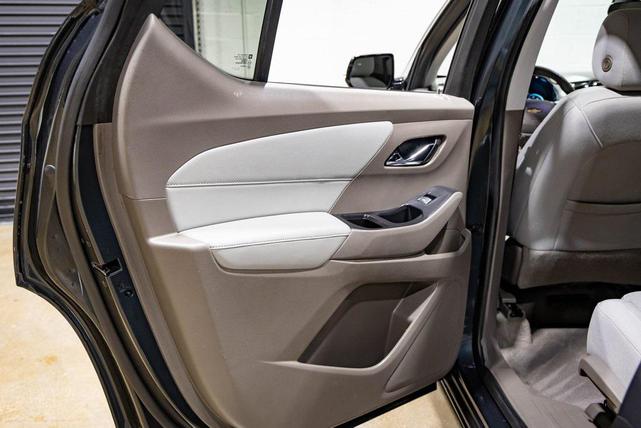 Photo of 2018 Graphite Metallic Chevrolet Traverse