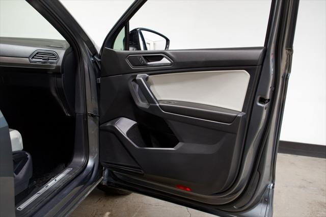 Photo of 2020 Platinum Gray Metallic Volkswagen Tiguan