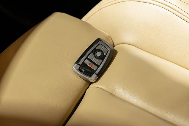 Photo of 2012 Alpine White BMW M6